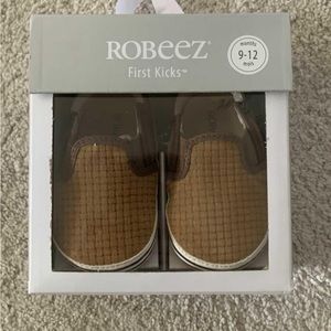 Brand new in box Robeez First Kicks